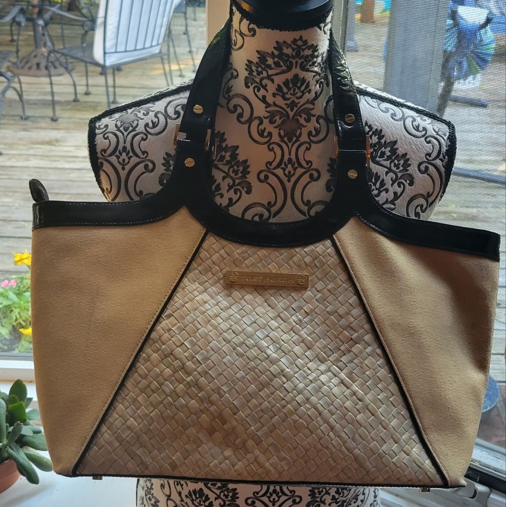 NEW Tory Burch Black patent and straw